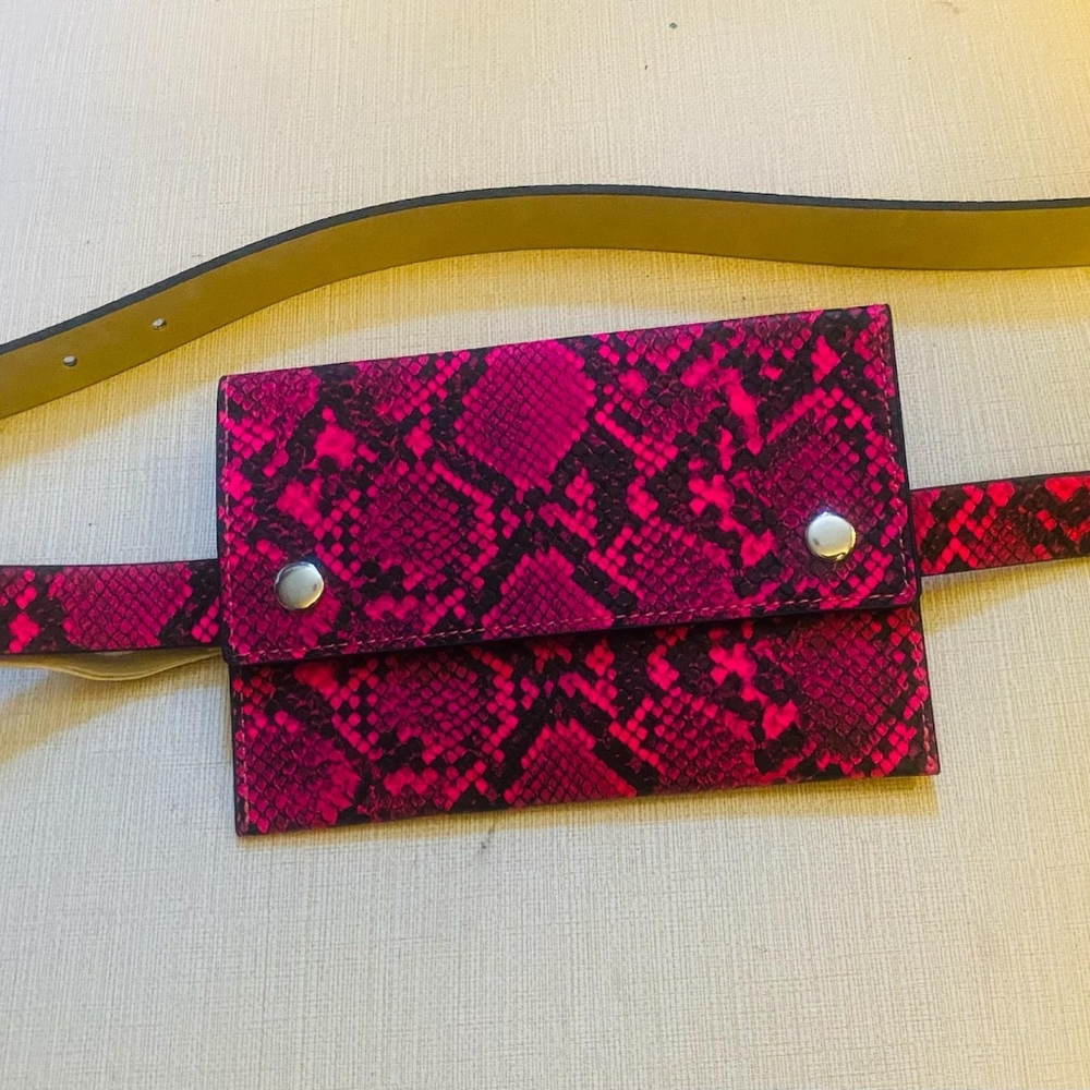 Cute belt purse